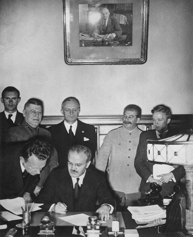 Soviet-German Treaty of Friendship announced