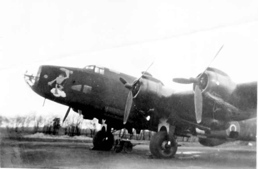 The 420 Sqdn left from Tholthorpe at 1944-09-16 at 21:56. Loc or duty Kiel