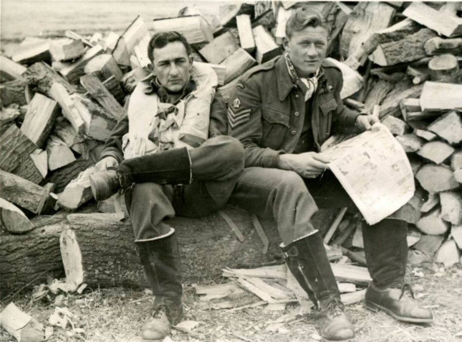 Flight of Spitfire IX MH827 and Flying Officer R M Davenport on 1944-01-09
