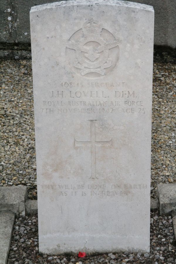 The 207 Sqdn left from Langar at 1942-11-07 at 18:01