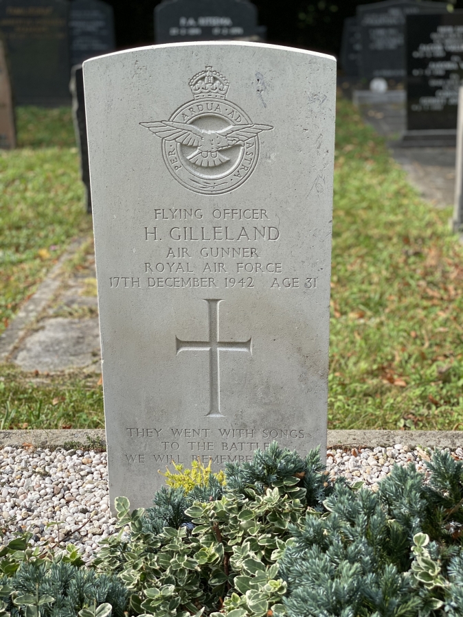Lancaster Mk.I W4266 VN-N lost at Haerst (near Zwolle) on 17-12-1942 (SGLO ref: T1953)