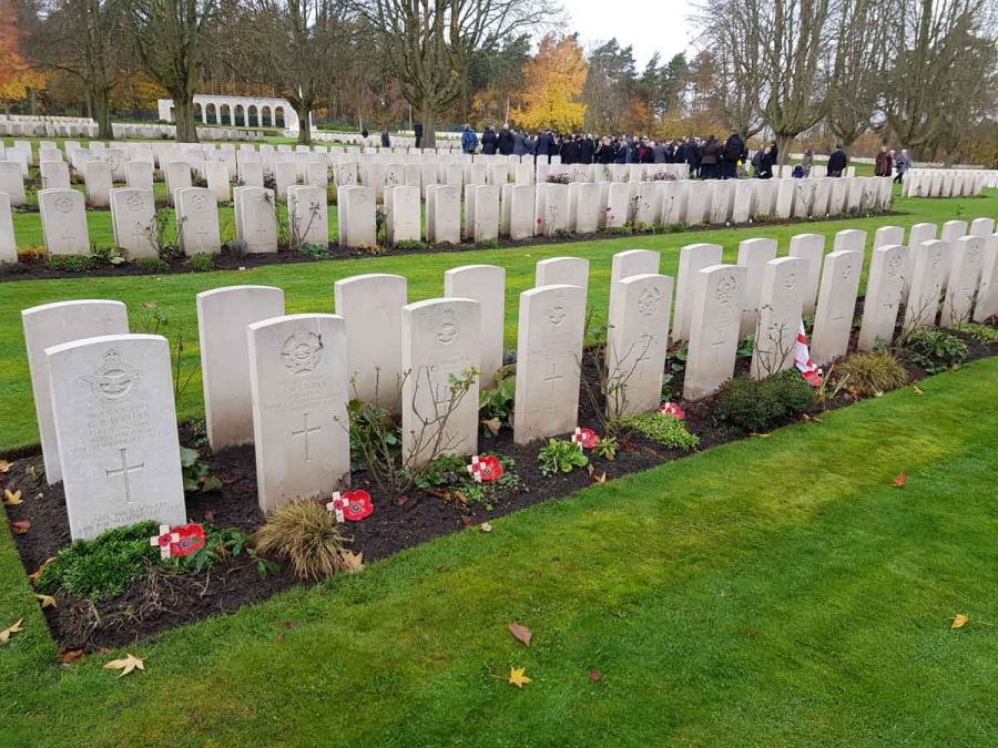 The 50 Sqdn left from Skellingthorpe at 1943-09-04 at 20:11. Loc or duty Berlin