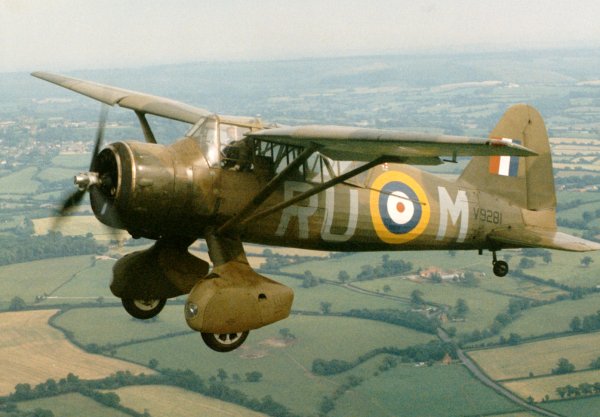 Flight of Lysander  R2025 and unknown rank  unknown name on 1940-09-24