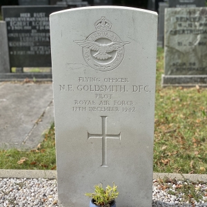 Lancaster Mk.I W4266 VN-N lost at Haerst (near Zwolle) on 17-12-1942 (SGLO ref: T1953)