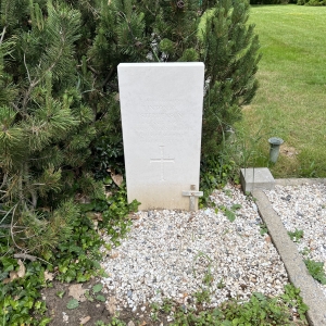 Lancaster lost at Voorst (Teuge - Kadijk) on 12-06-1943 (SGLO ref: T2427)