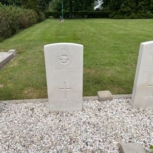 Lancaster lost at Voorst (Teuge - Kadijk) on 12-06-1943 (SGLO ref: T2427)