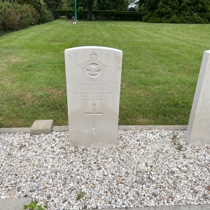 Lancaster lost at Voorst (Teuge - Kadijk) on 12-06-1943 (SGLO ref: T2427)